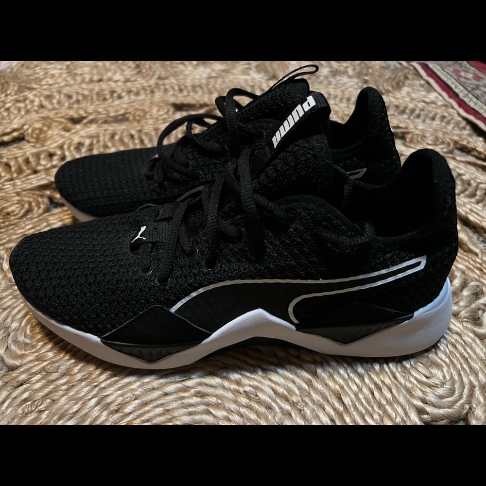 Puma Tennis Shoes Size 8